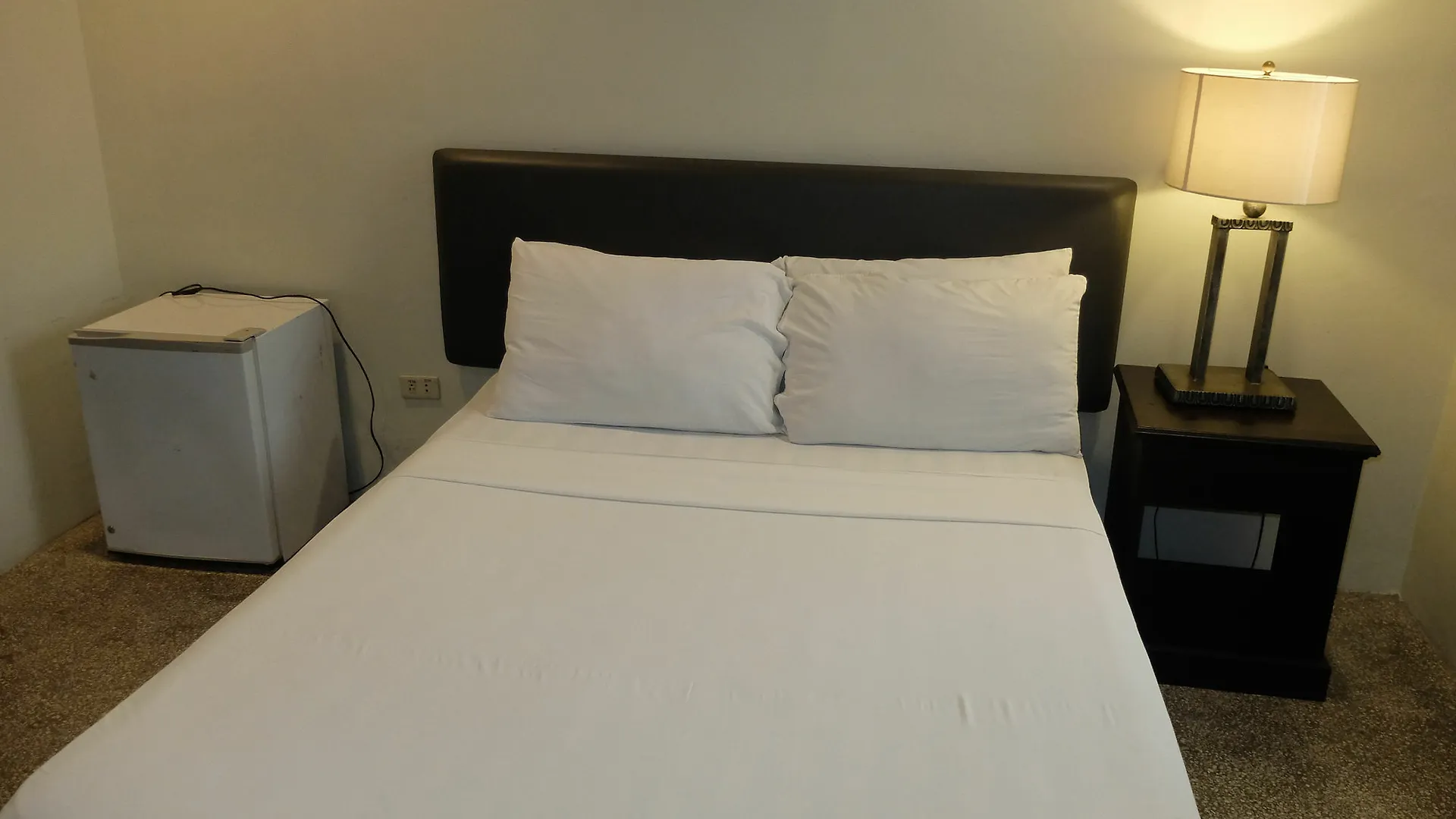 Dm Residente Hotel Inns & Villas Angeles Philippines