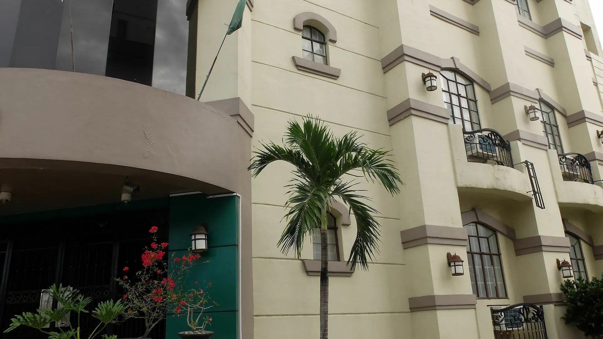 Dm Residente Hotel Inns & Villas Angeles